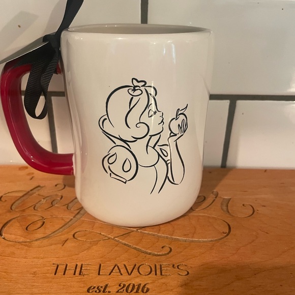Rae Dunn Snow White mug - Picture 2 of 2